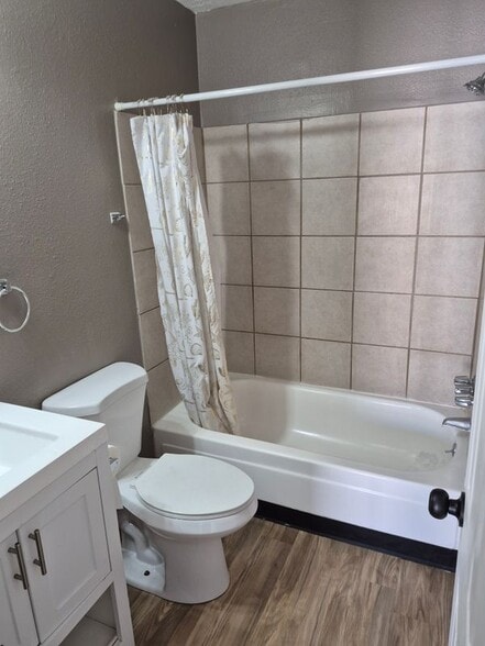 Building Photo - 4601 Carlisle Blvd NE