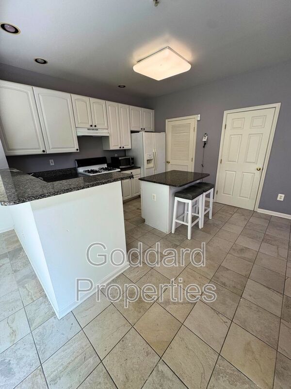 Building Photo - 6361 Stockbridge Overlook Ct