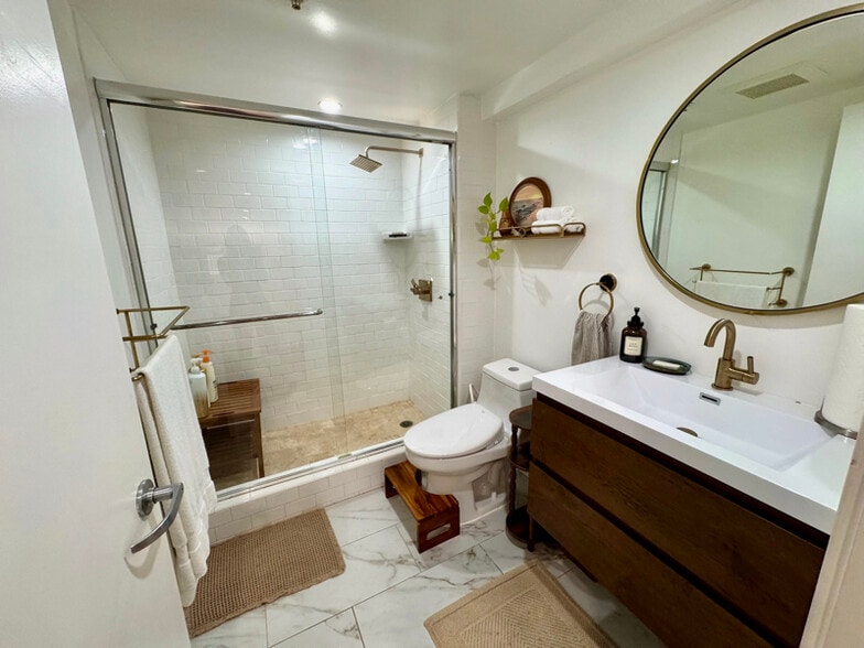 Building Photo - 828 Innes Ave