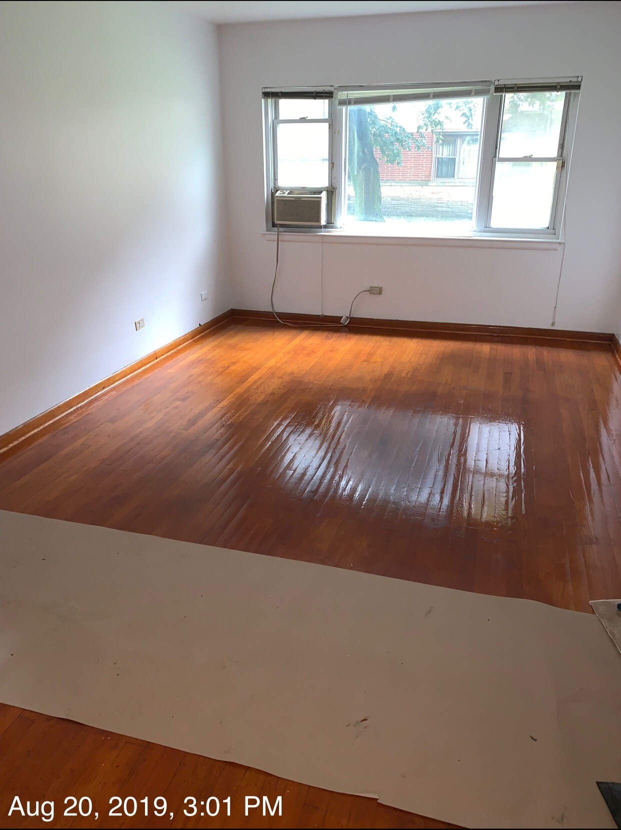Nice Hardwood floors - 11410 S Western Ave