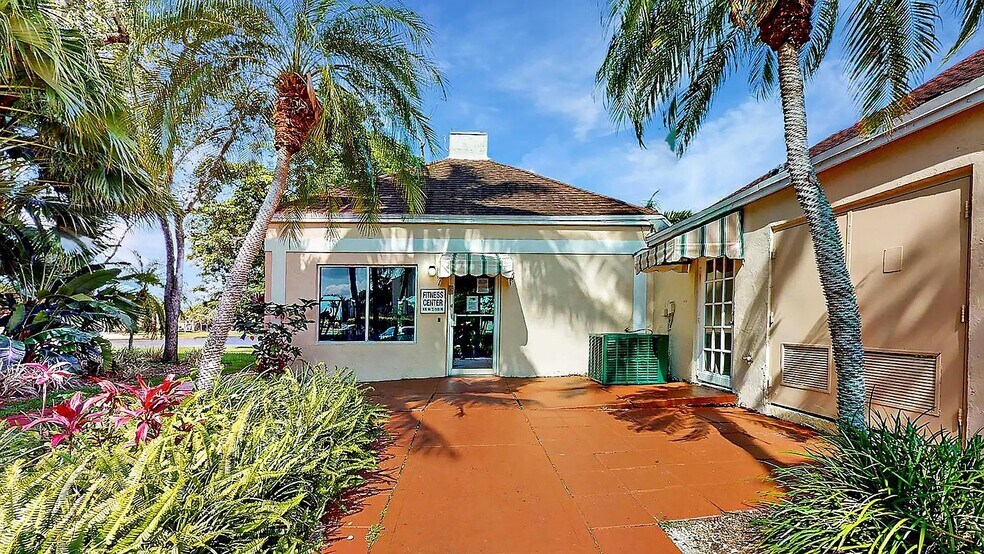Building Photo - 15300 SW 106th Ter