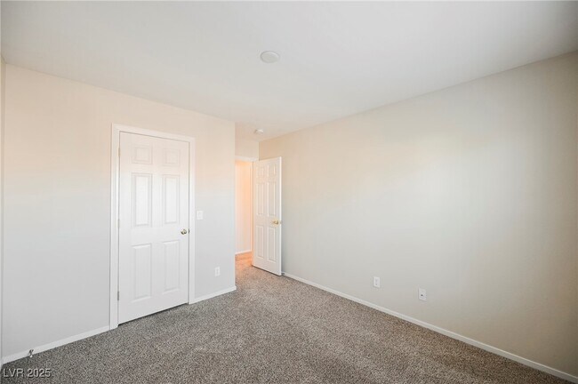 Building Photo - 4599 Deer Forest Ave