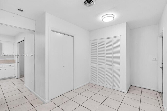 Building Photo - 781 NW 66th Ave