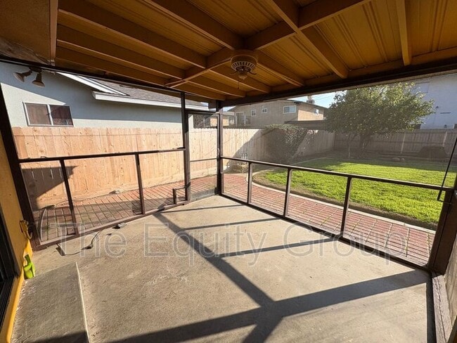 Building Photo - 1413 W Cambridge Ave