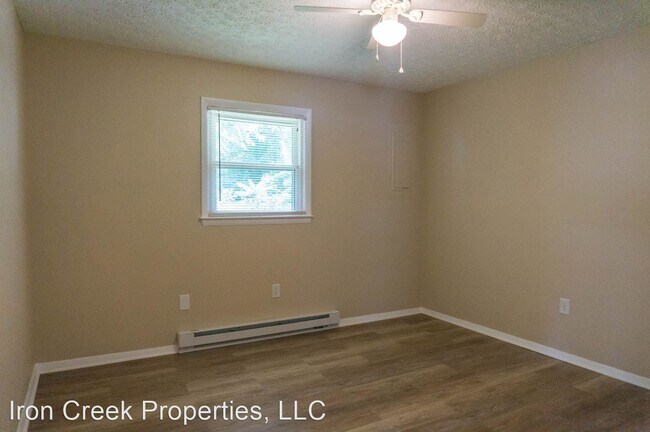 Building Photo - 250 Avena Rd