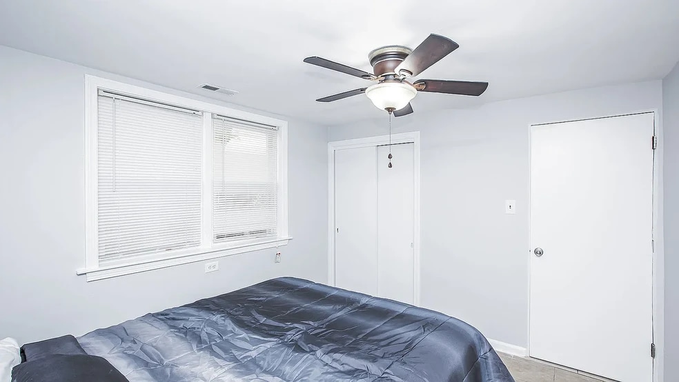 Building Photo - 5439 W Schubert Ave