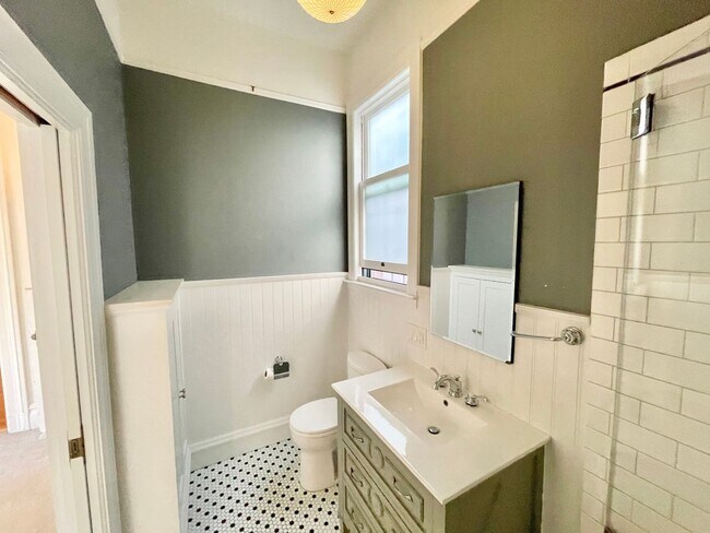 Building Photo - Prime Noe Valley 3Br/1.5Ba Top Floor Flat w/Laundry, Storage – A MUST SEE! PROGRESSIVE