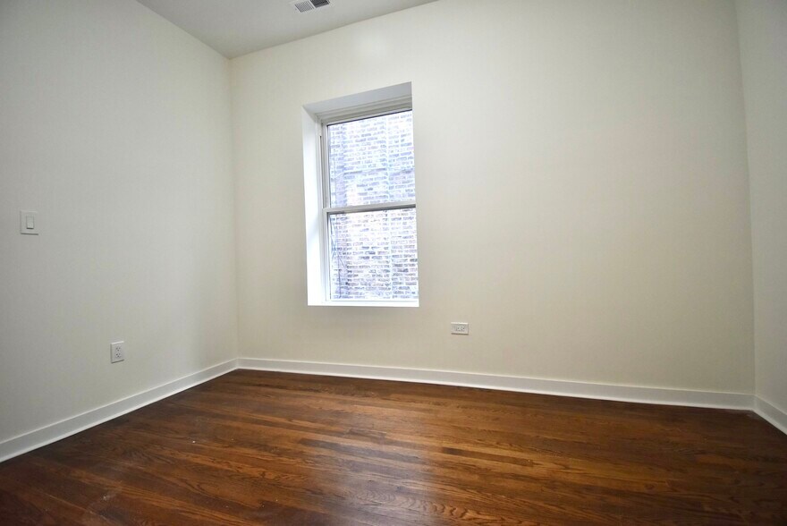 3rd Bed - 5638 N Winthrop Ave