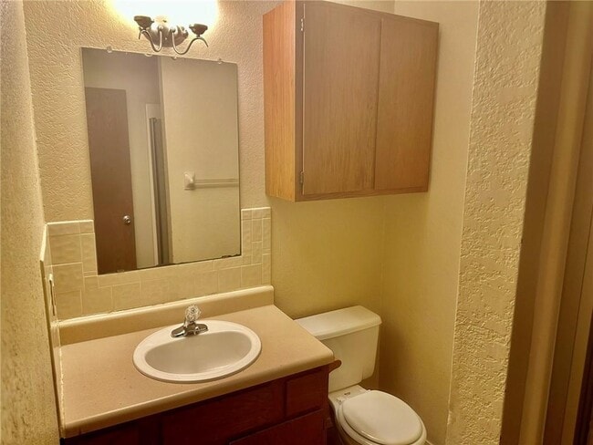 Building Photo - 1909 Cypress Pl