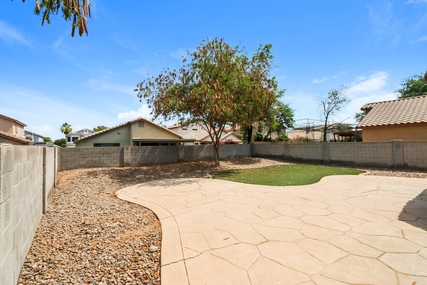 Building Photo - 2024 E Appaloosa Rd
