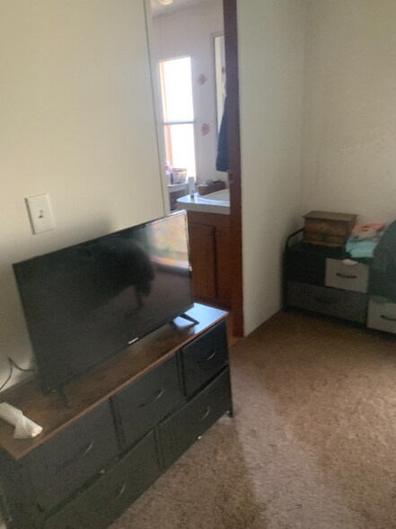 Building Photo - 6 Mark Pl