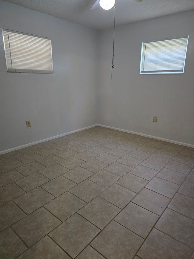 Building Photo - Spacious 4/2 in Lecanto!!!