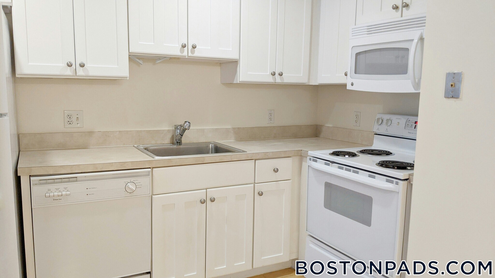 Building Photo - 40 Boylston St