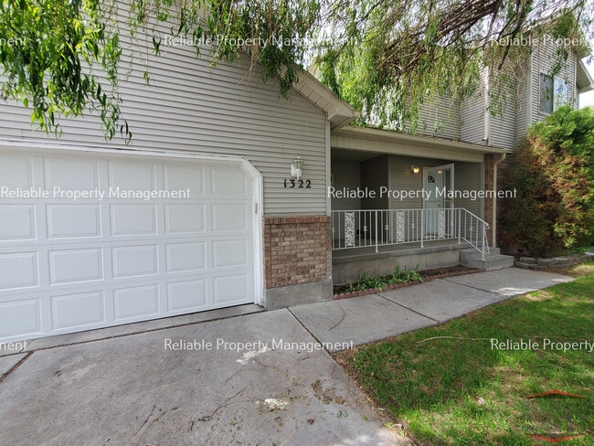 Building Photo - 1322 Walstrom Ln