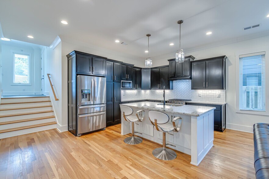 Building Photo - 1611B Cahal Ave