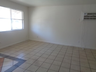 Building Photo - 1115 Holly Ave