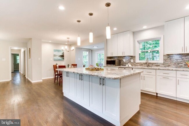 Building Photo - 9112 Santayana Dr