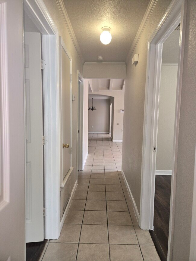 Building Photo - 9570 Bowen dr