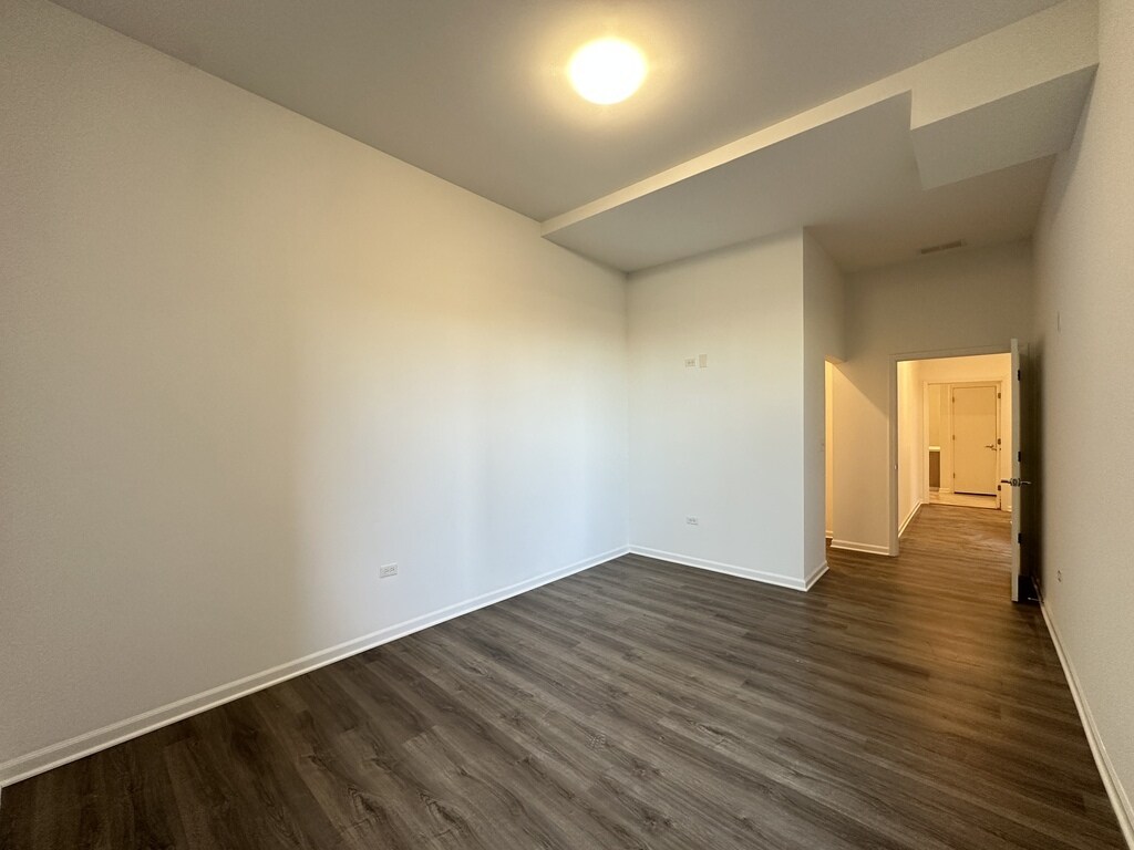 Building Photo - 2550 S Wabash Ave