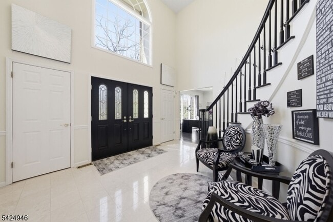 Building Photo - 11 Rosewood Ln