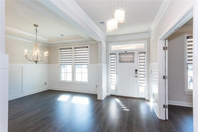 Building Photo - 5015 Montes Ln