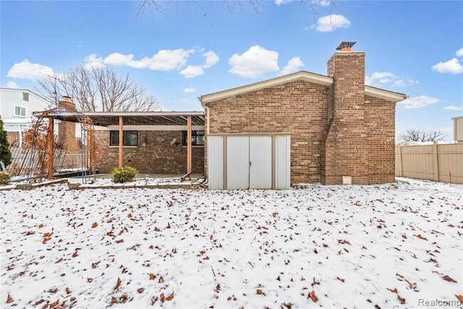 Building Photo - 39327 Timberlane Dr