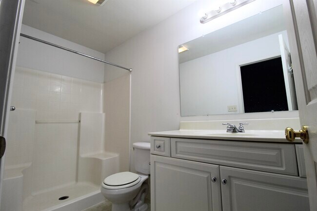 Building Photo - 2911 Diamond Spring Ln