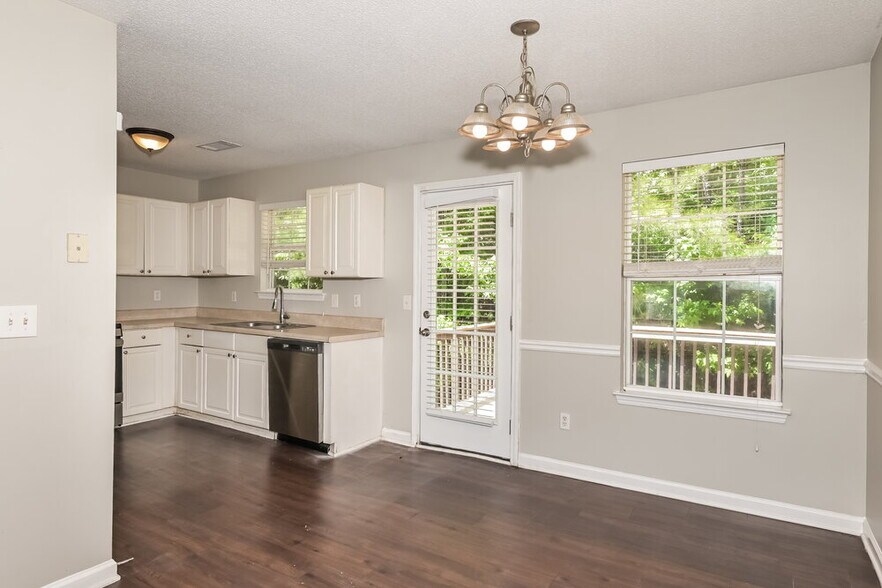 Building Photo - 4100 Clarks Tr