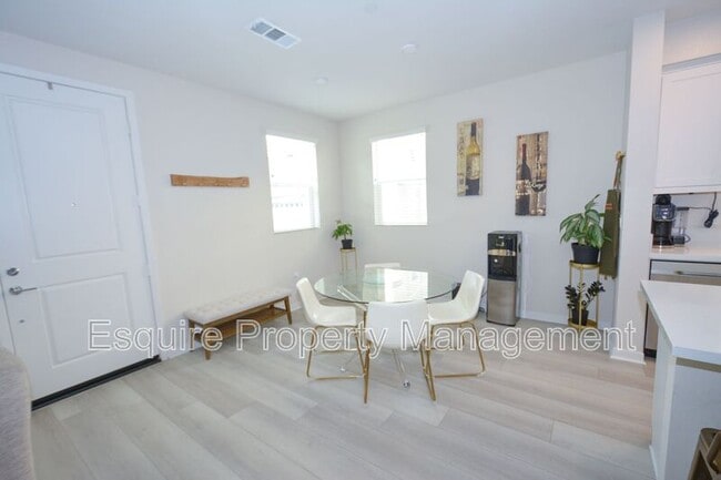 Building Photo - 649 Winchester Dr