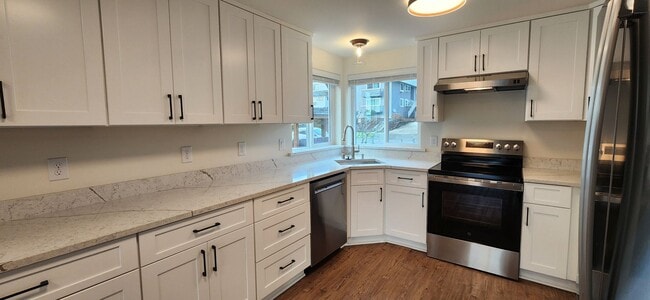 Building Photo - 3213150