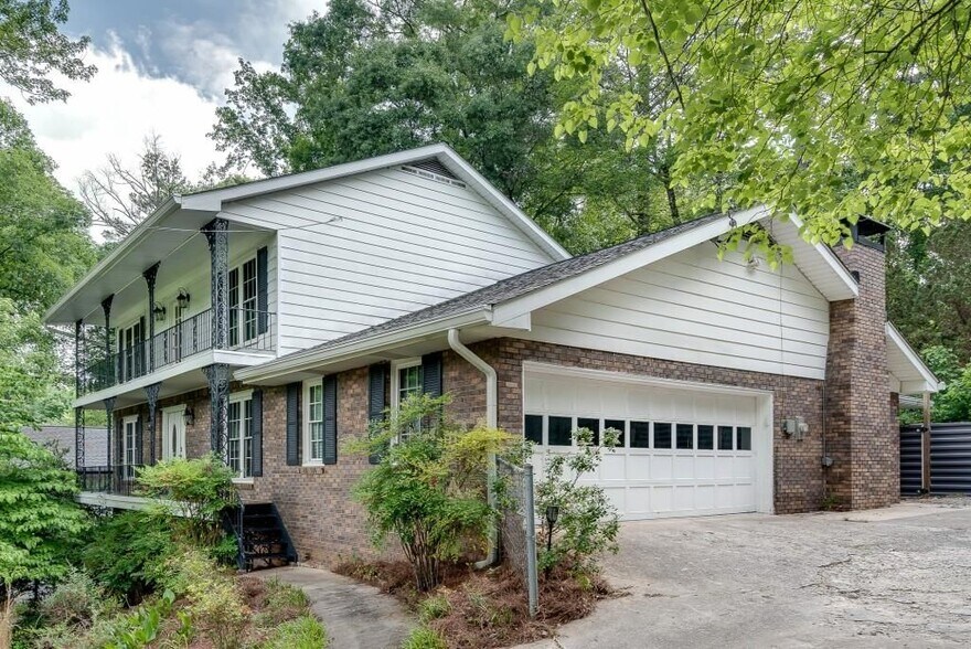 Building Photo - 2663 Rangewood Dr NE