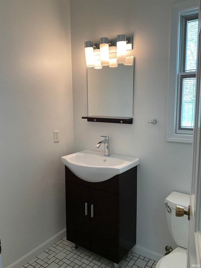 Building Photo - 3715 Marigold Dr