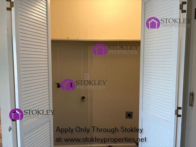 Building Photo - 18 Bonnie Pl