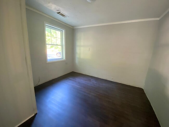 Building Photo - 150 W Carver Dr