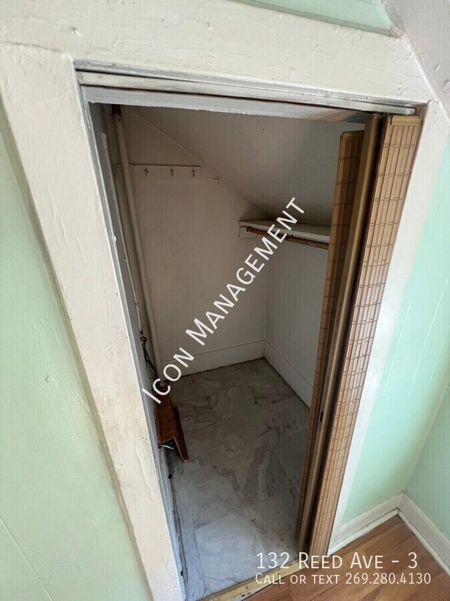 Building Photo - 132 Reed St