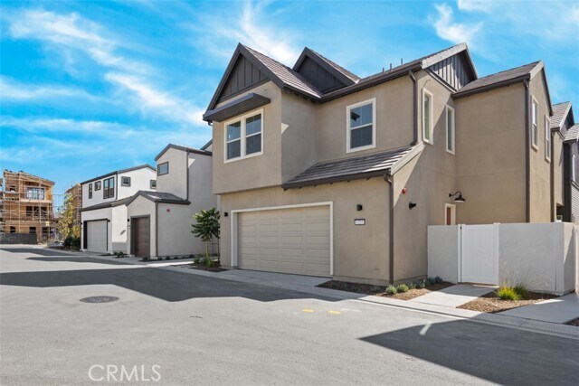 Building Photo - 9355 Astor