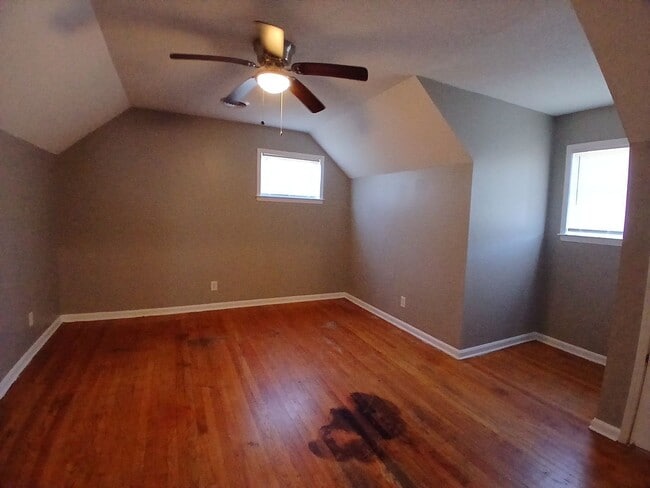 Building Photo - Spacious 4BR/2BA Home with Carport