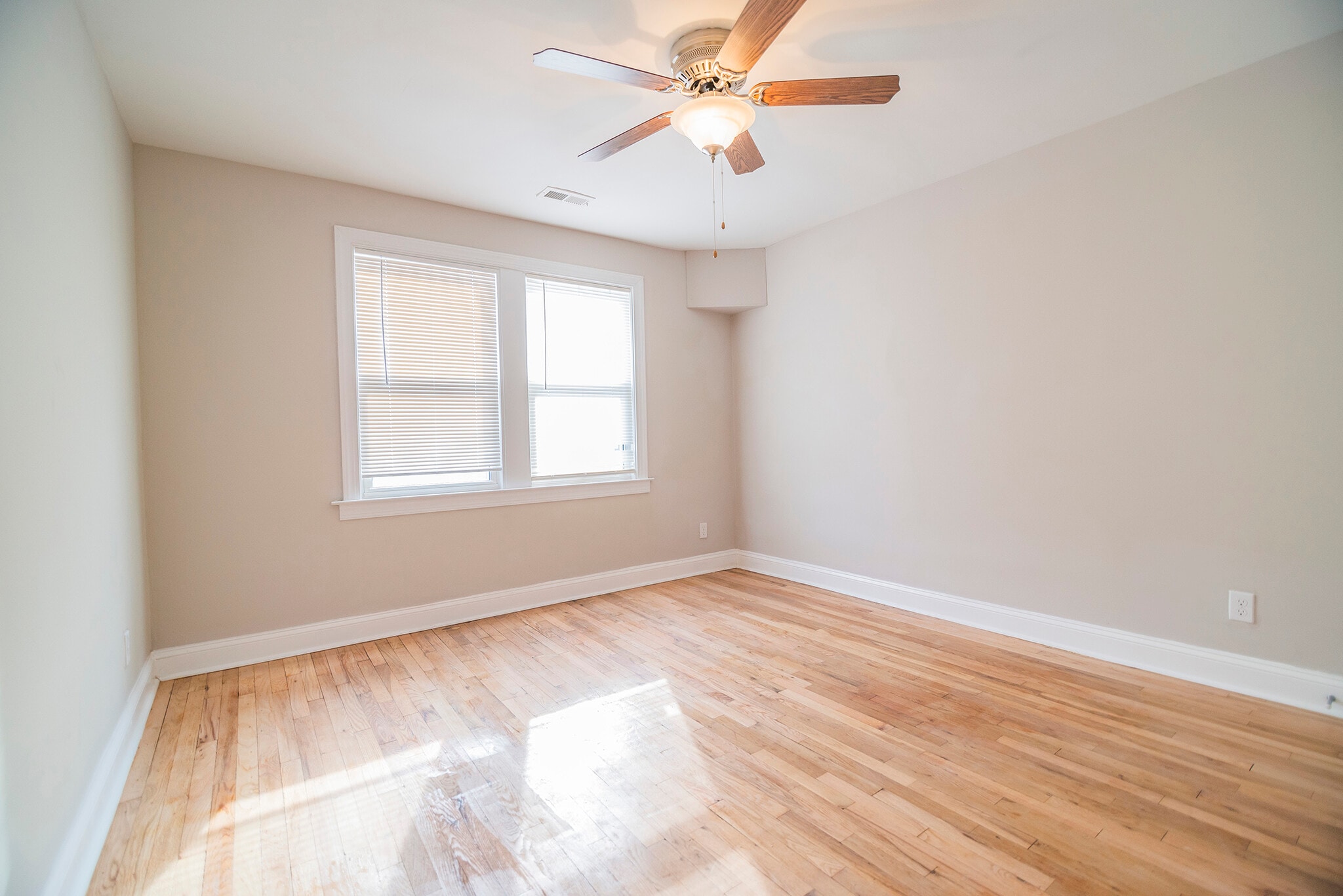 Spacious bedroom 1 - 1653 Northgate Rd