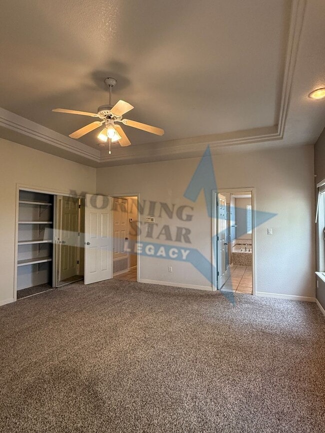 Building Photo - Spacious 3-Bedroom Home Off Roadrunner!