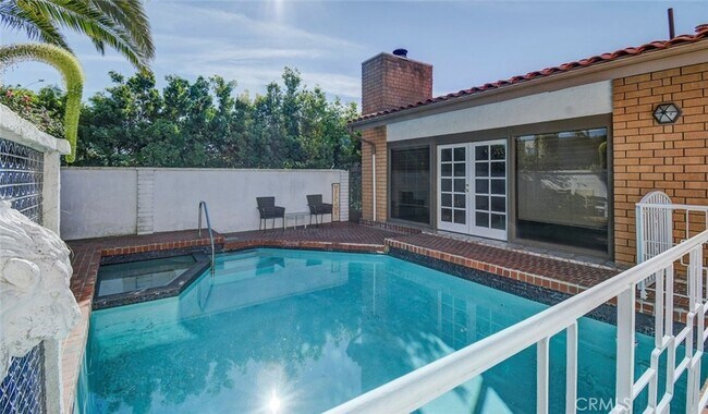 Building Photo - 751 Bolsana Dr