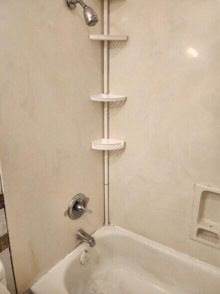 Building Photo - 329 Alcazar St NE