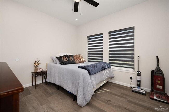 Building Photo - 16 Diamond Head Ave