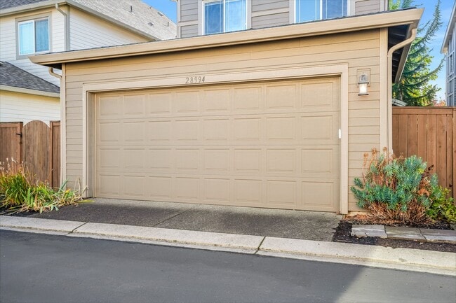 Building Photo - Beautiful 3 Bed, 2.5 Bath Rental Home in W...