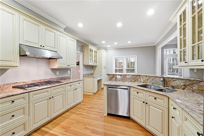 Building Photo - 5145 Harbour Ridge Dr