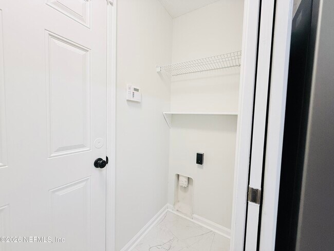 Building Photo - 8713 Star Leaf Rd N