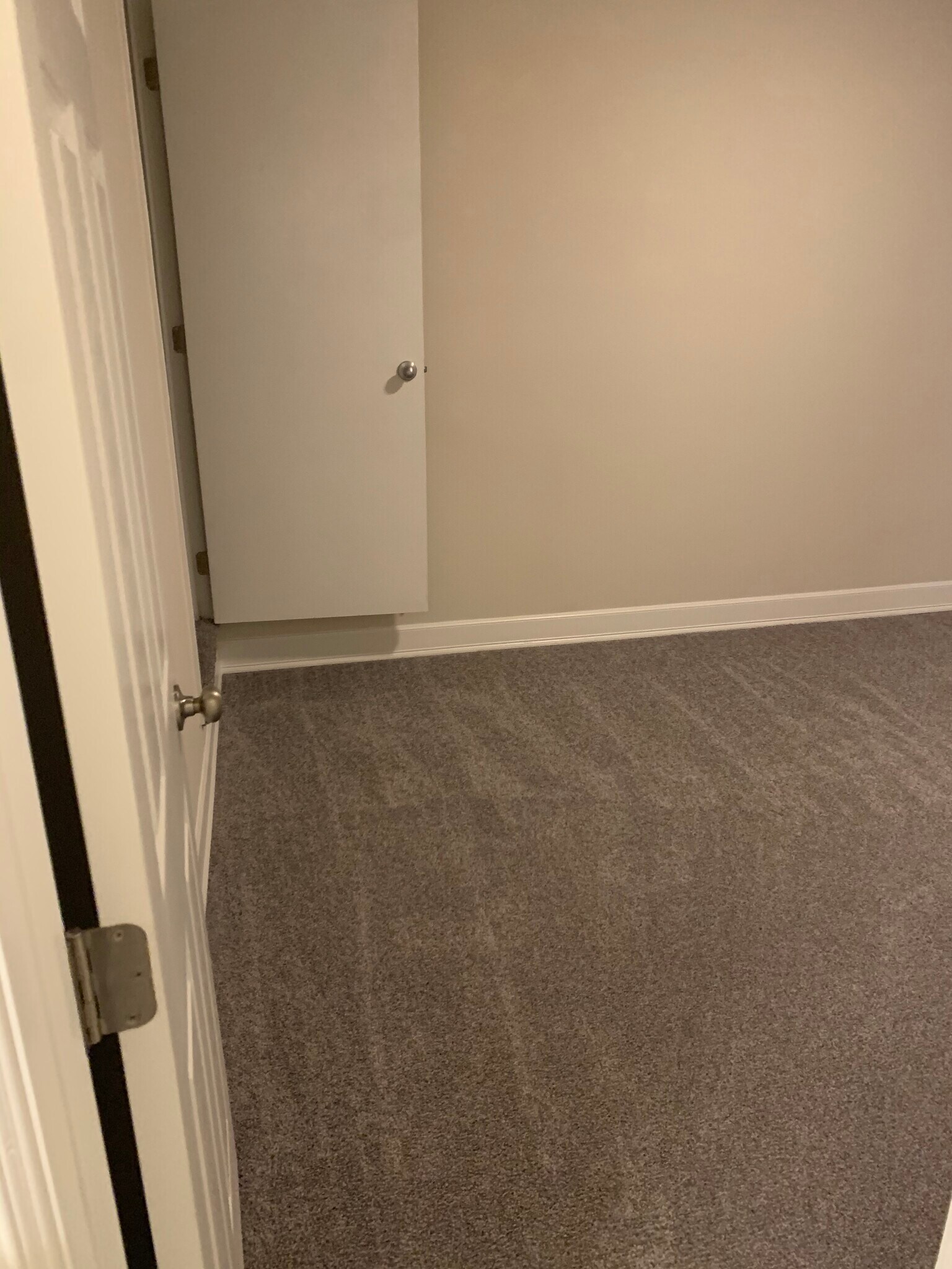 Building Photo - 281 Oak Dr