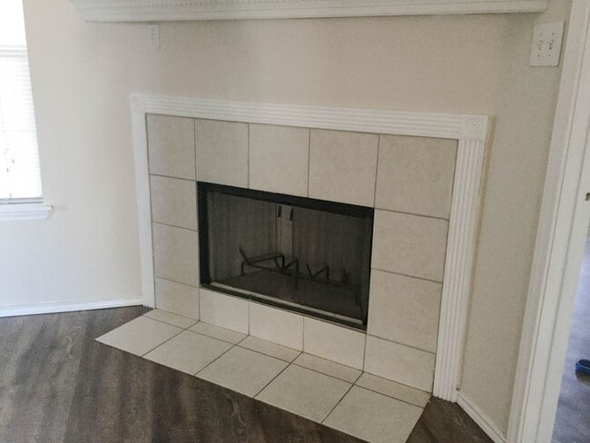 Building Photo - Relaxation in Every Corner