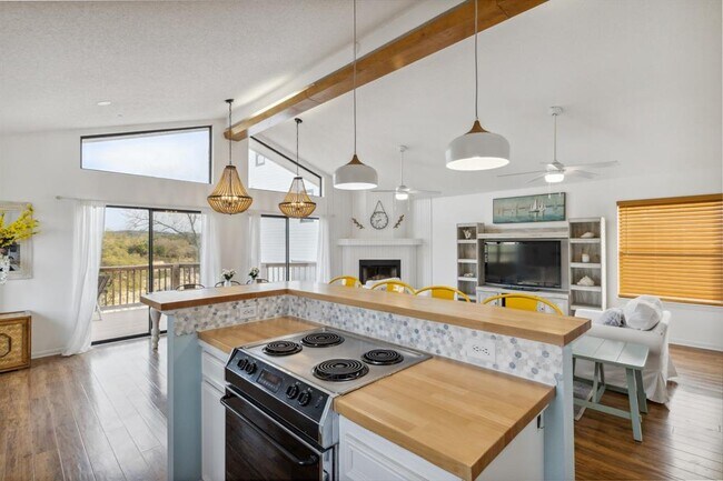 Building Photo - 22518 Felicia Dr