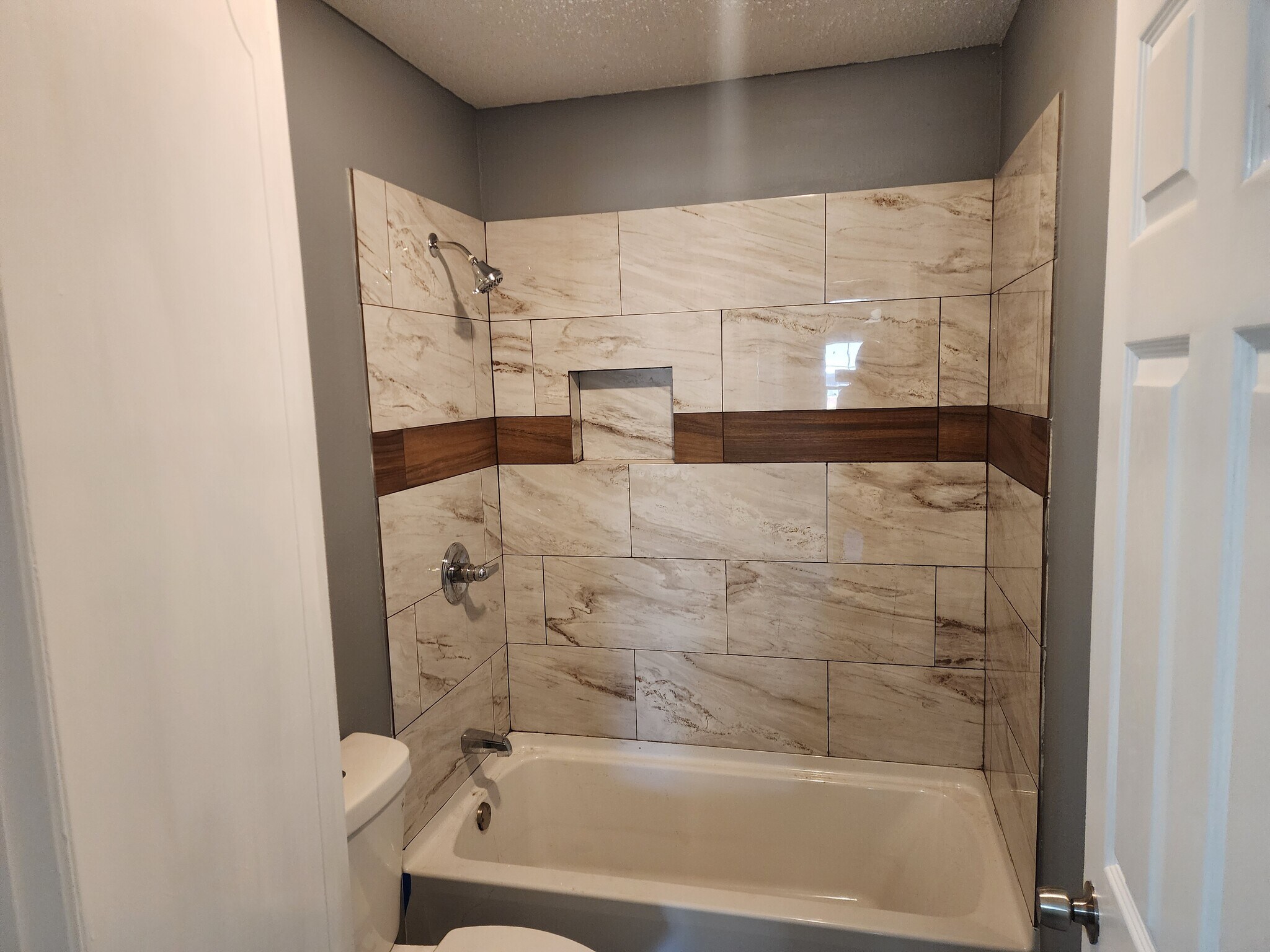 Building Photo - 604 Zoe Cir