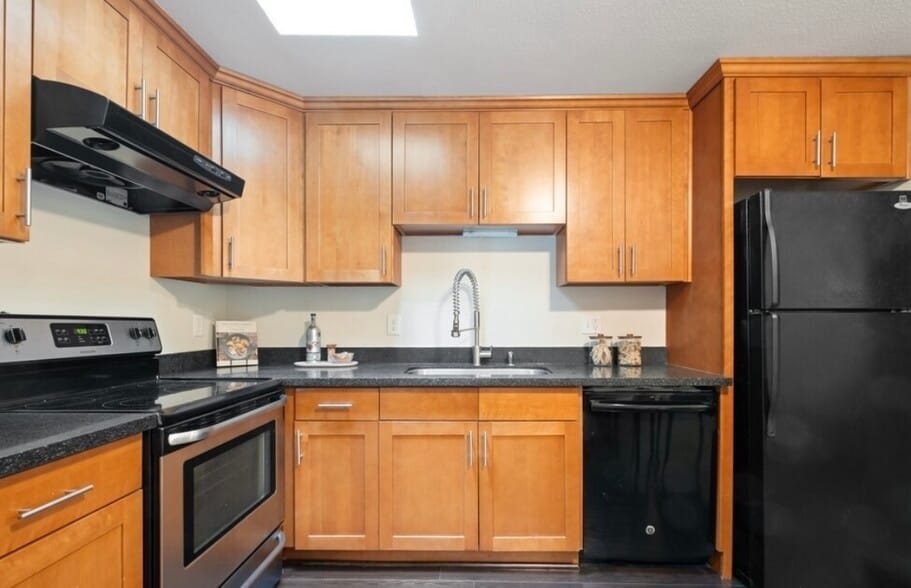 Building Photo - 4300 NE Sunset Blvd